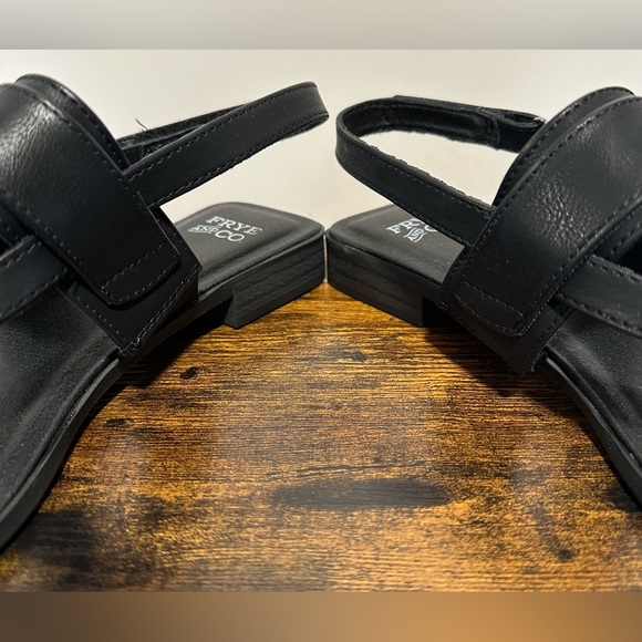 Frye and Co Black Cassia Adjustable Strap Flat Sandals NWT Various Sizes - Picture 3 of 8